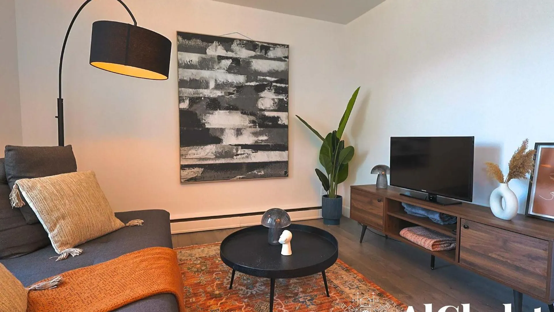 Ebony - Urban Elegance - Cozy Condo In The Heart Of Quebec