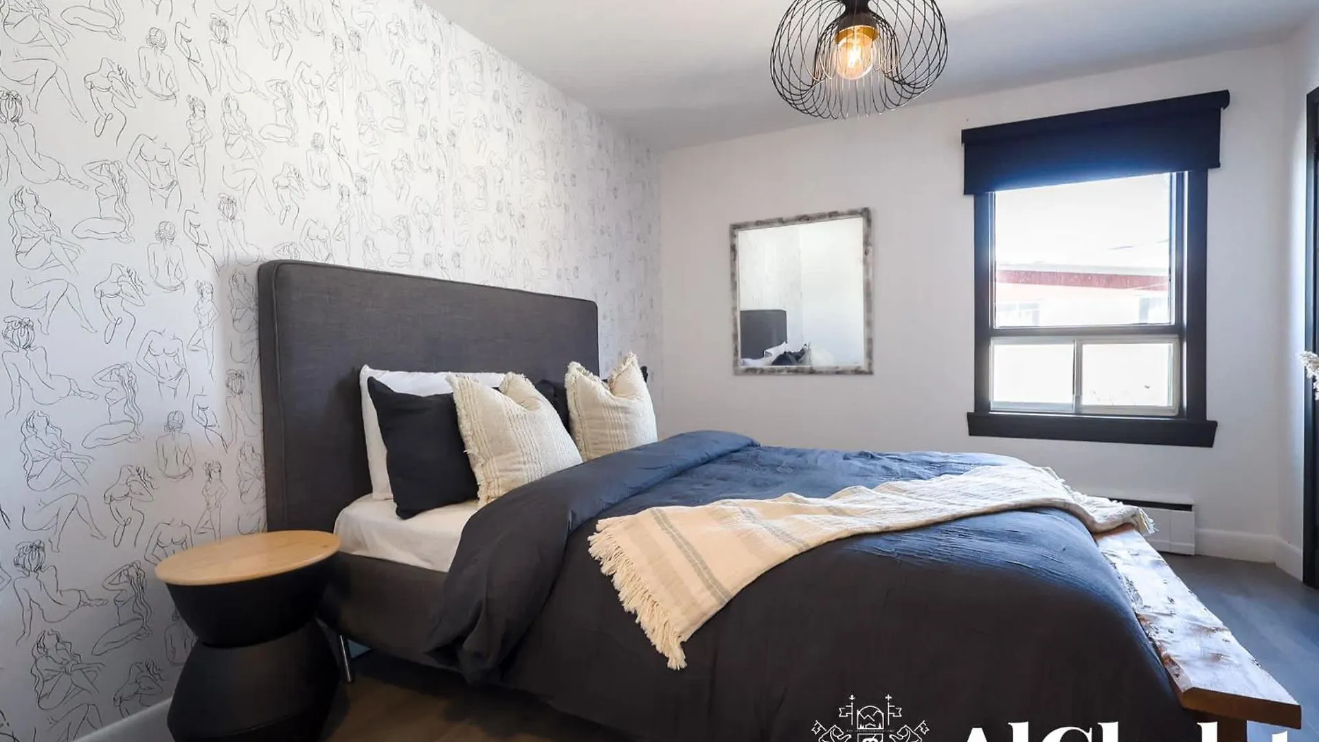 Apartment Ebony - Urban Elegance - Cozy Condo In The Heart Of Quebec