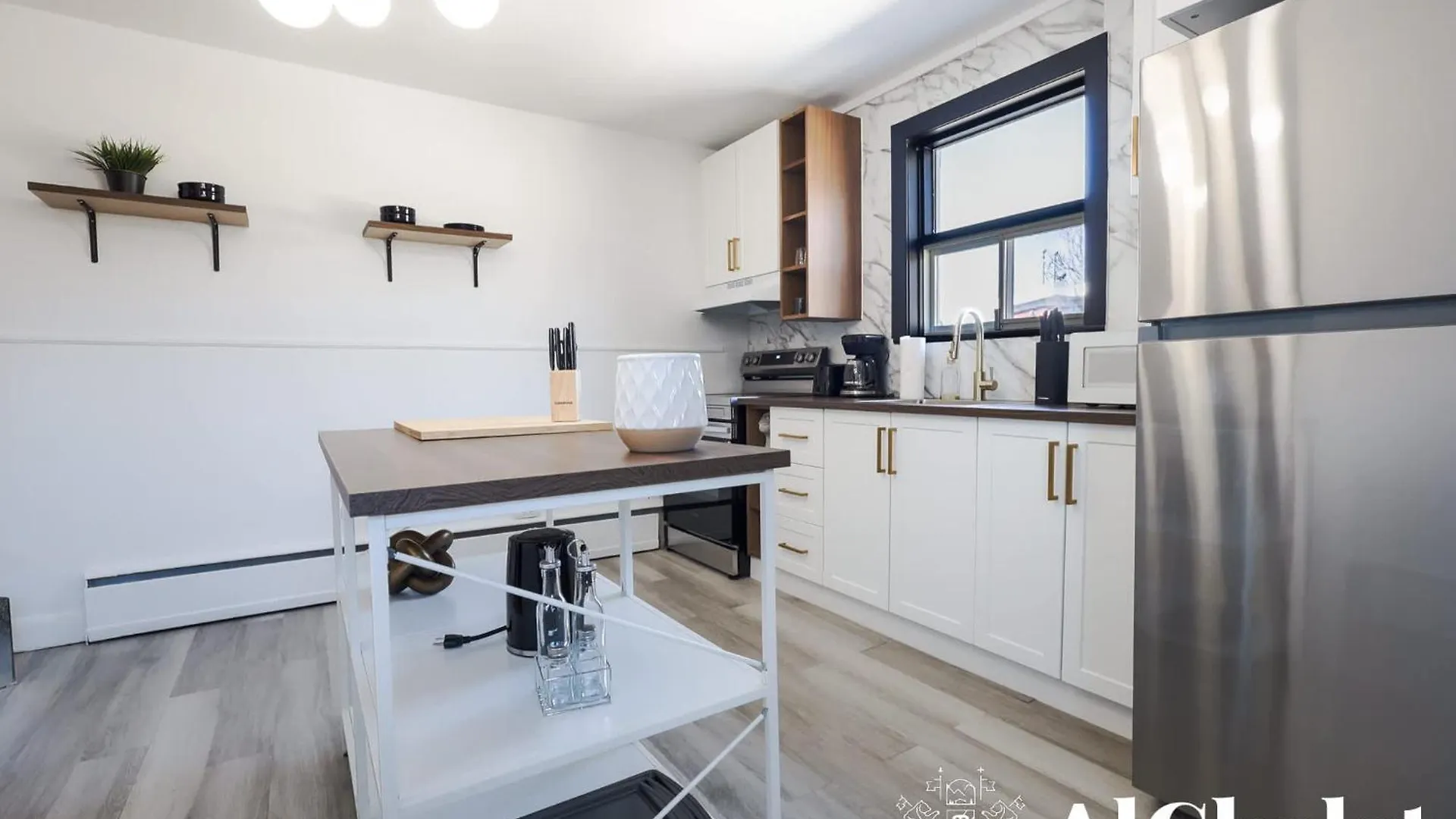 Apartment Ebony - Urban Elegance - Cozy Condo In The Heart Of Quebec