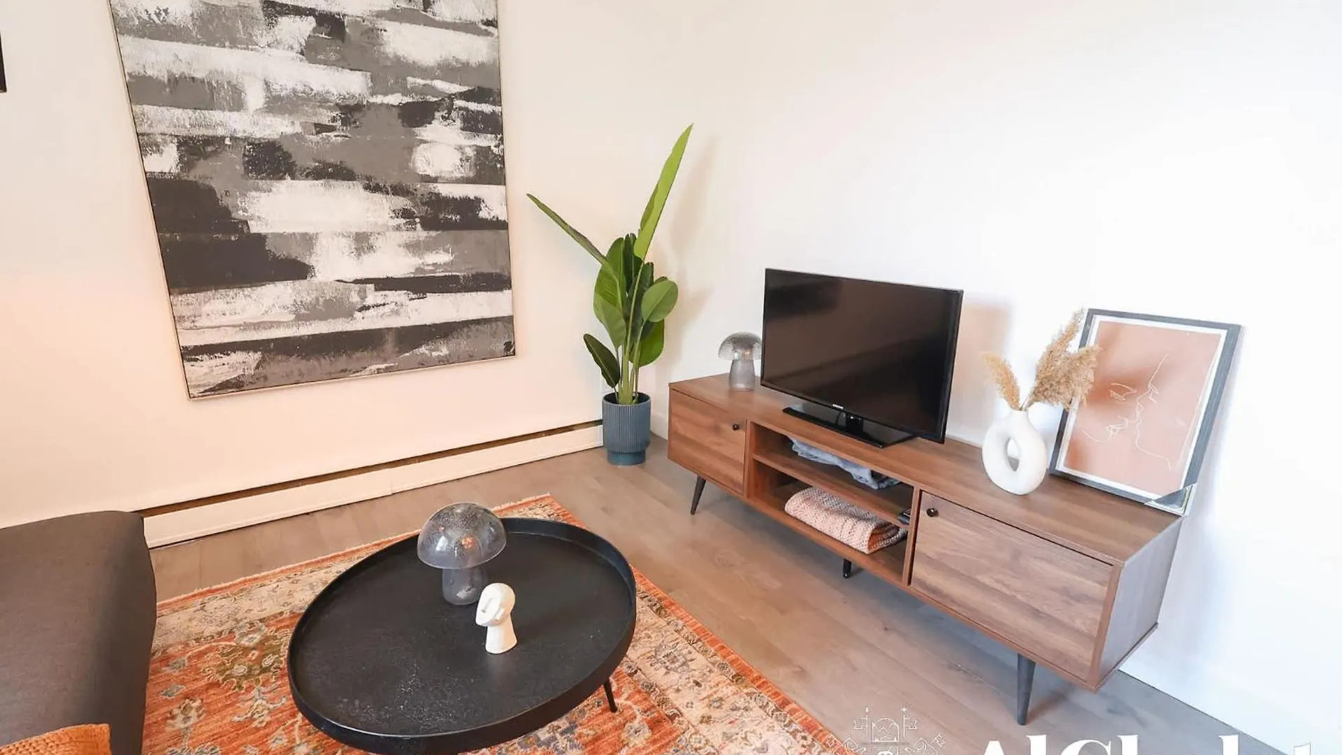 Apartment Ebony - Urban Elegance - Cozy Condo In The Heart Of Quebec