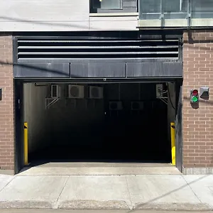 Initial / Fleuriste +parking / Centre-ville Qc Quebec City