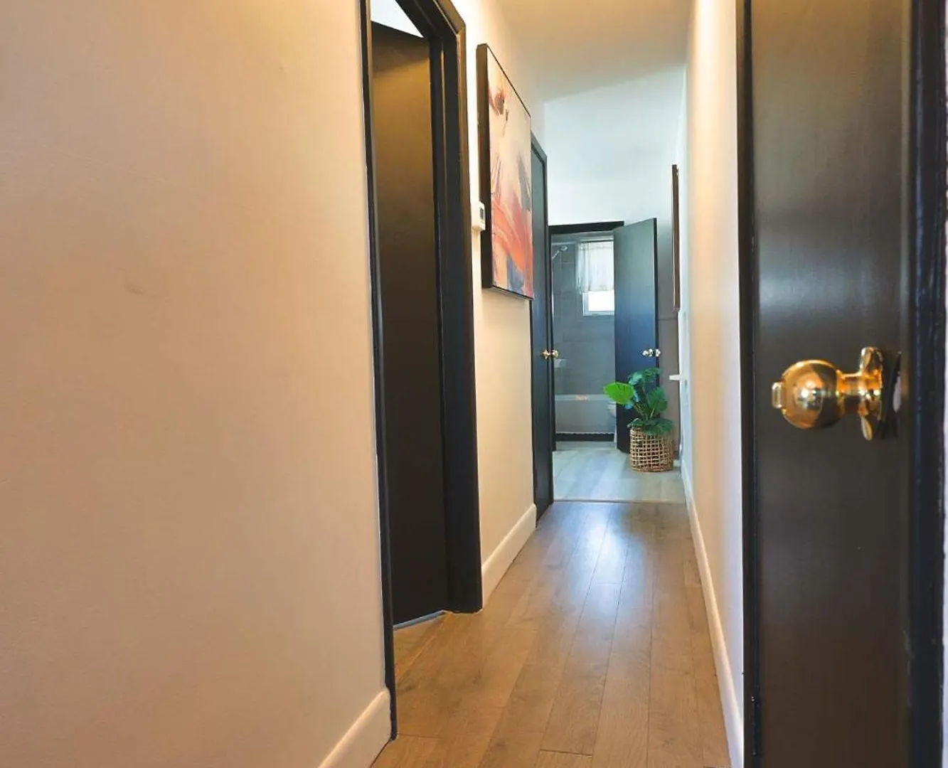 Ebony - Urban Elegance - Cozy Condo In The Heart Of Quebec Apartmán